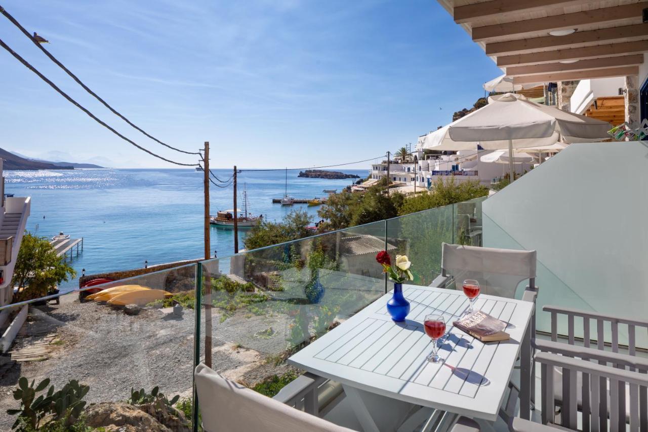 Molos Apartments Loutro Exterior photo